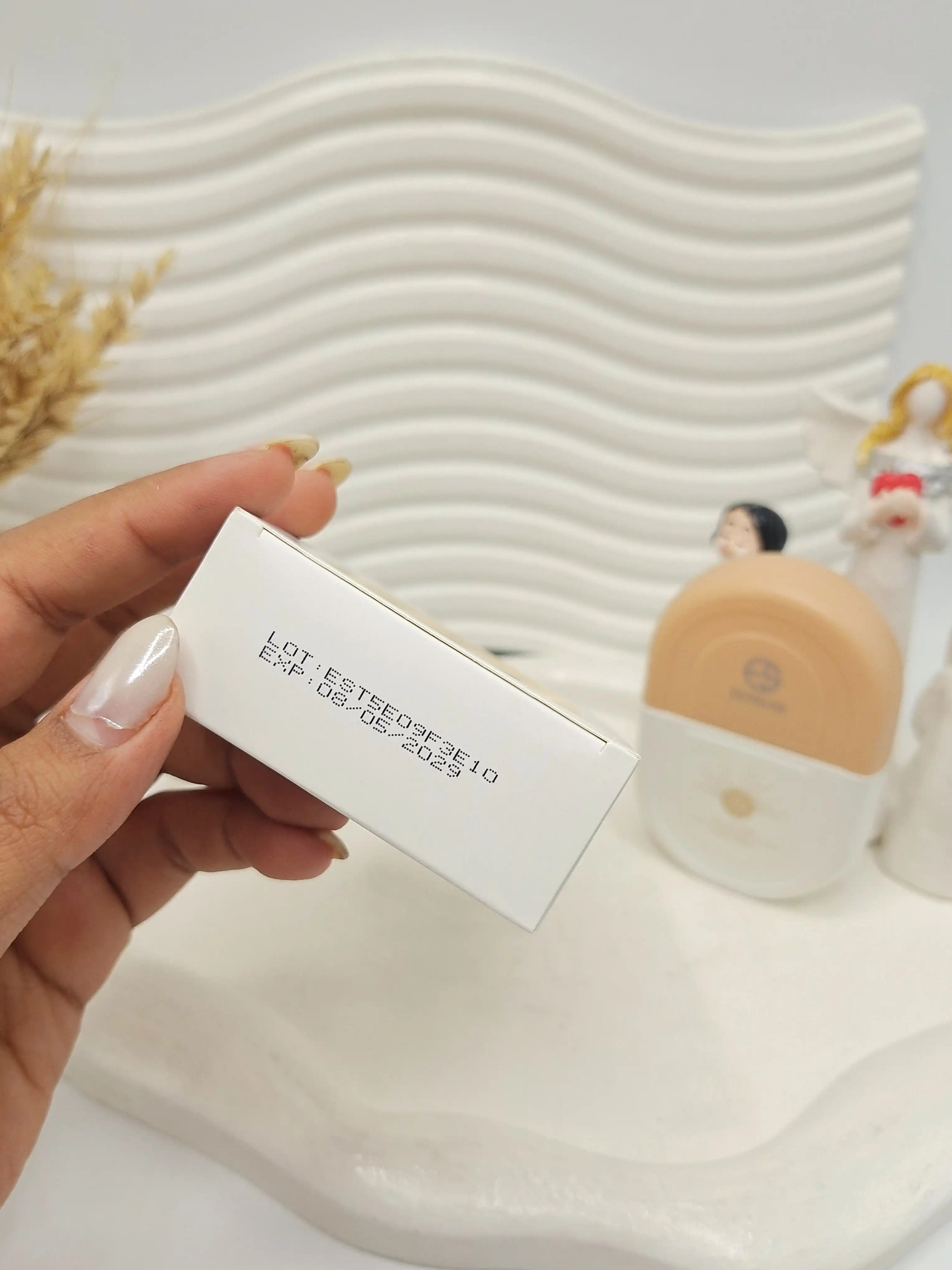 کرم ضد آفتاب استیلن رنگی spf70 اصلی کد 4589 (کارتن نارنجی)